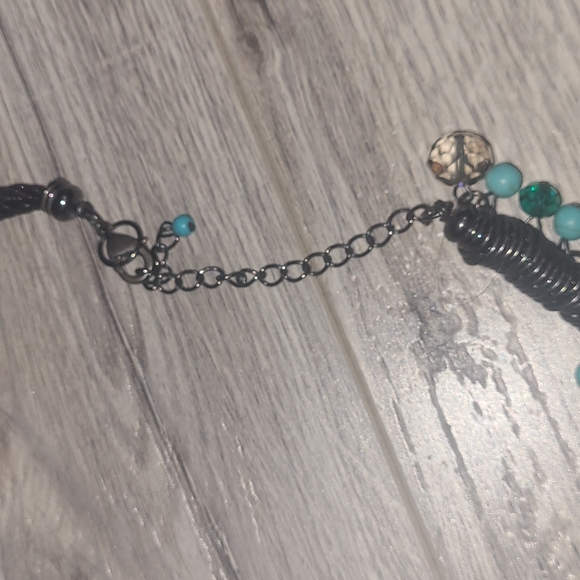 Turquoise beaded necklace - Picture 3 of 3